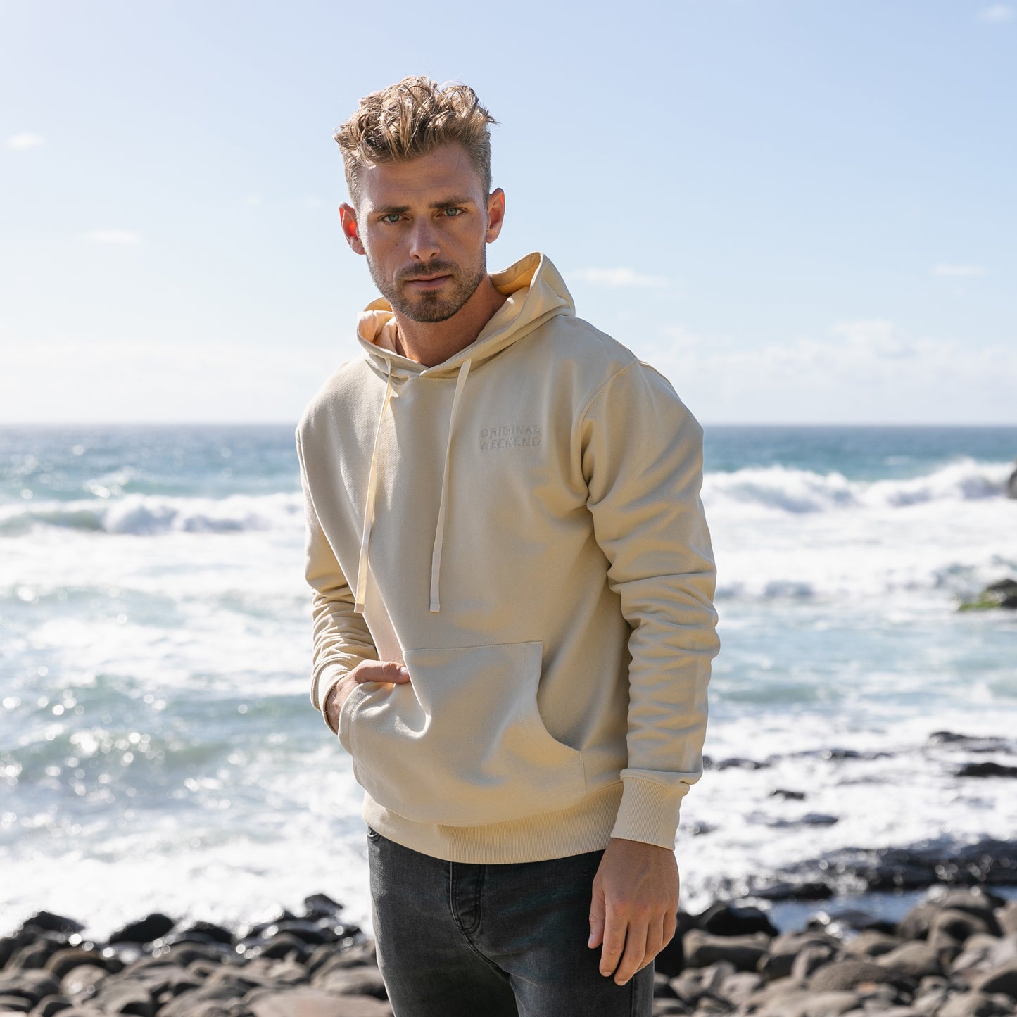 OWLW2302 BISCOTTI MEN'S ORGANIC COTTON HOODIE BYRON BAY