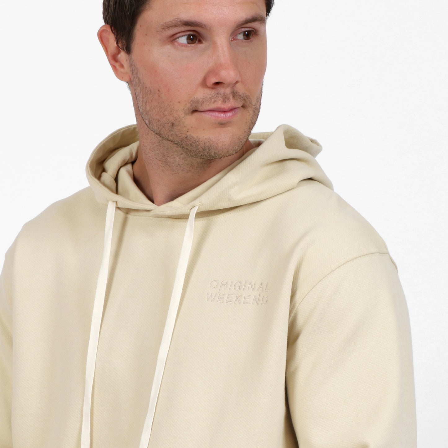 OWLW2302 BISCOTTI MEN'S ORGANIC COTTON HOODIE LOGO EMBROIDERY DETAIL