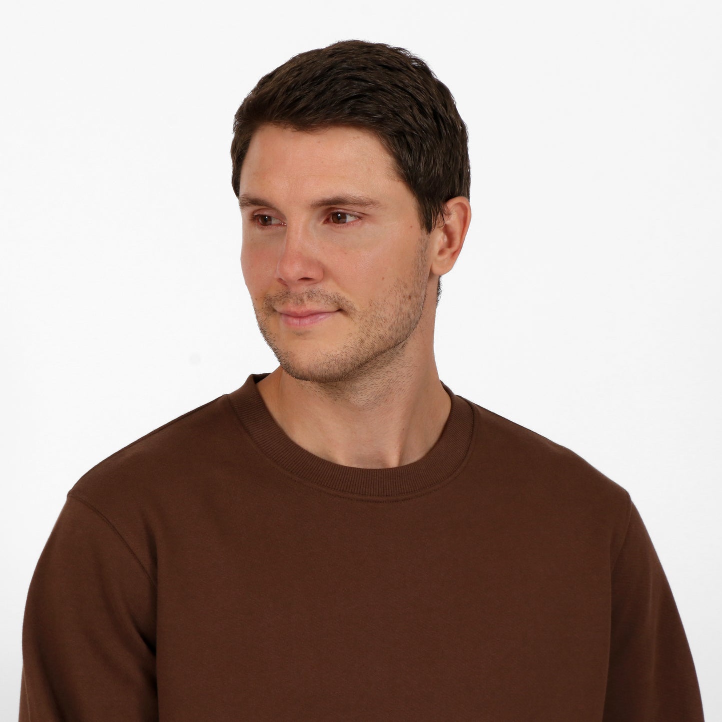 OWLW2301 ESPRESSO BROWN MEN'S ORGANIC COTTON SWEATSHIRT CREW NECK DETAIL